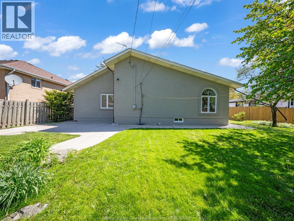 923 Lauzon Road, Windsor, Ontario  N8S 3M4 - Photo 27 - 26010228