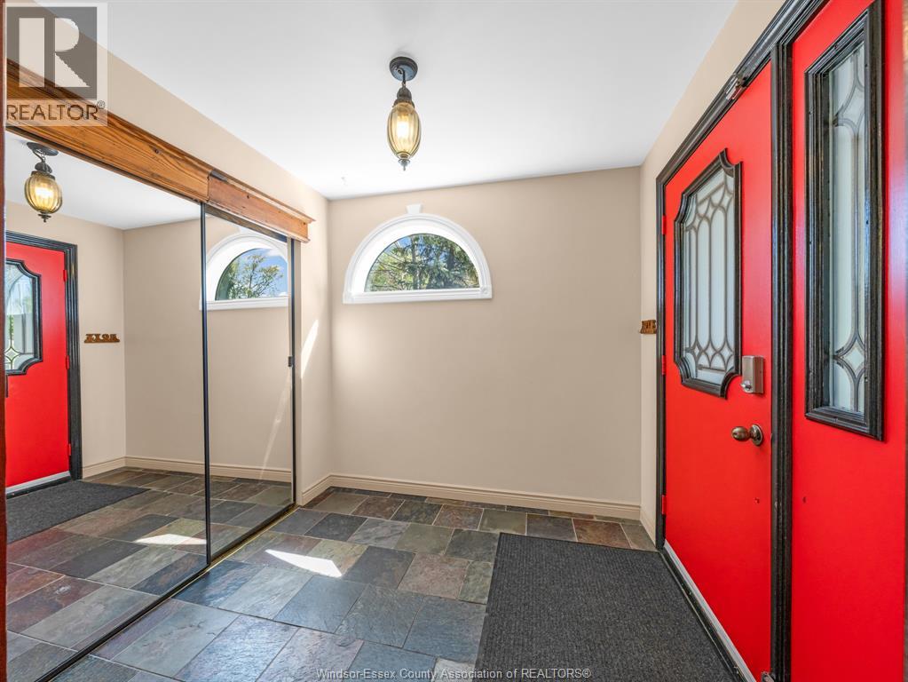 923 Lauzon Road, Windsor, Ontario  N8S 3M4 - Photo 3 - 26010228