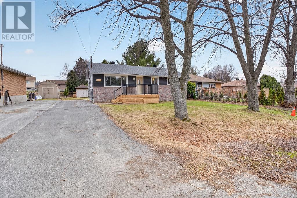 1005 Beatrice Crescent N, Sudbury, Ontario  P3A 2E8 - Photo 2 - 2127510