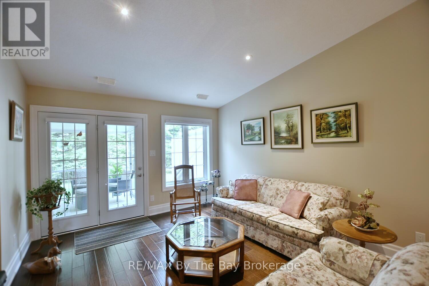 50 Clover Crescent, Wasaga Beach, Ontario  L9Z 0G4 - Photo 11 - S13089438