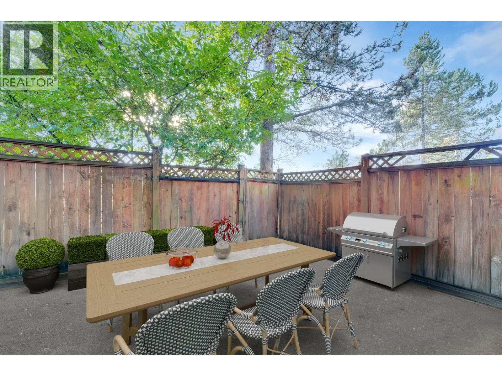 202 Balmoral Place, Port Moody, British Columbia  V3H 4B9 - Photo 2 - R3114705