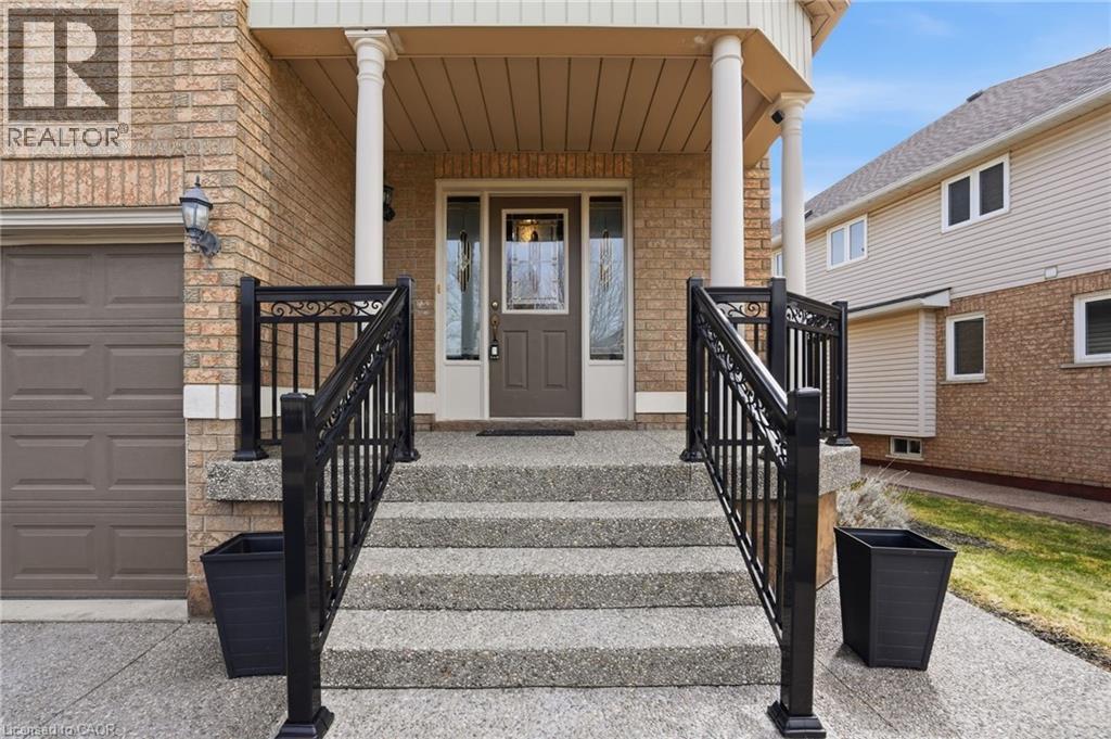 68 Rockhaven Lane, Waterdown, Ontario  L8B 0J9 - Photo 4 - 40827548