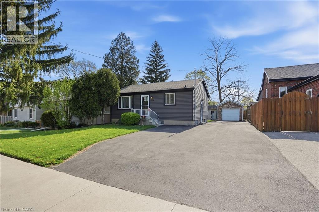 249 West 18th Street, Hamilton, Ontario  L9C 4H1 - Photo 3 - 40827510