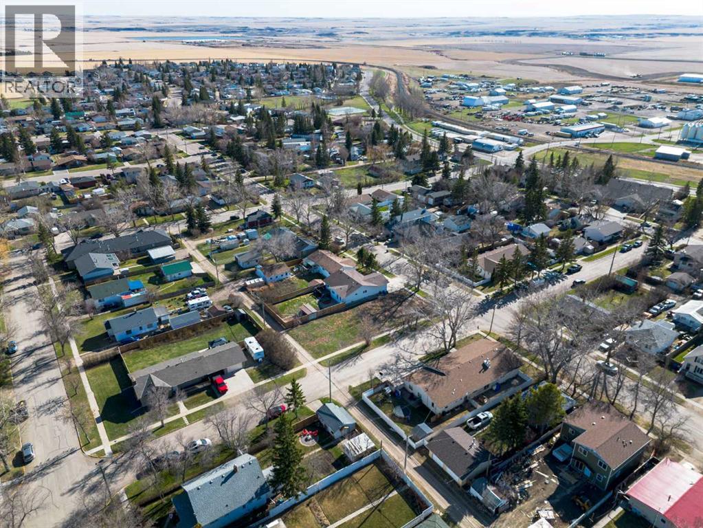 304 4 Avenue Se, Three Hills, Alberta  T0M 2A0 - Photo 9 - A2308459