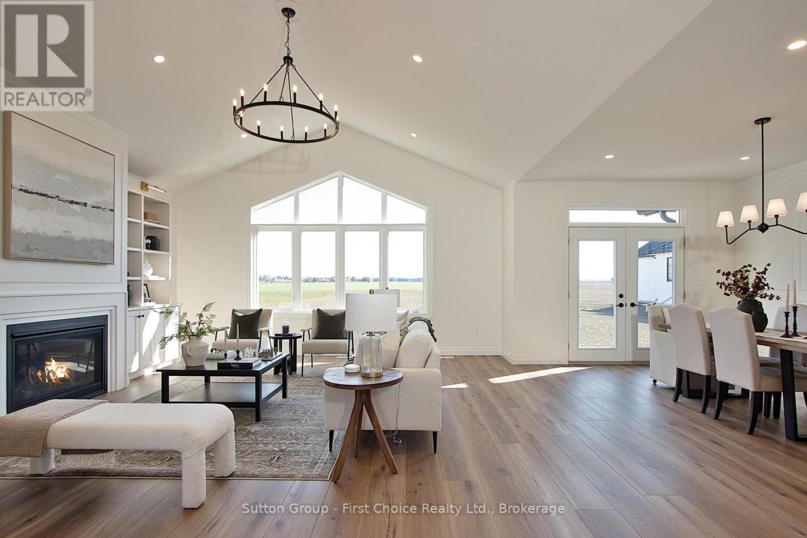 73588 Irene Crescent, Bluewater, Ontario  N0M 2T0 - Photo 2 - X13089384