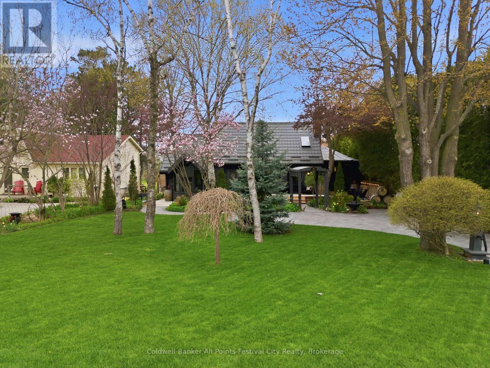27 Lidderdale Street, Bluewater, Ontario  N0M 1G0 - Photo 9 - X13089444