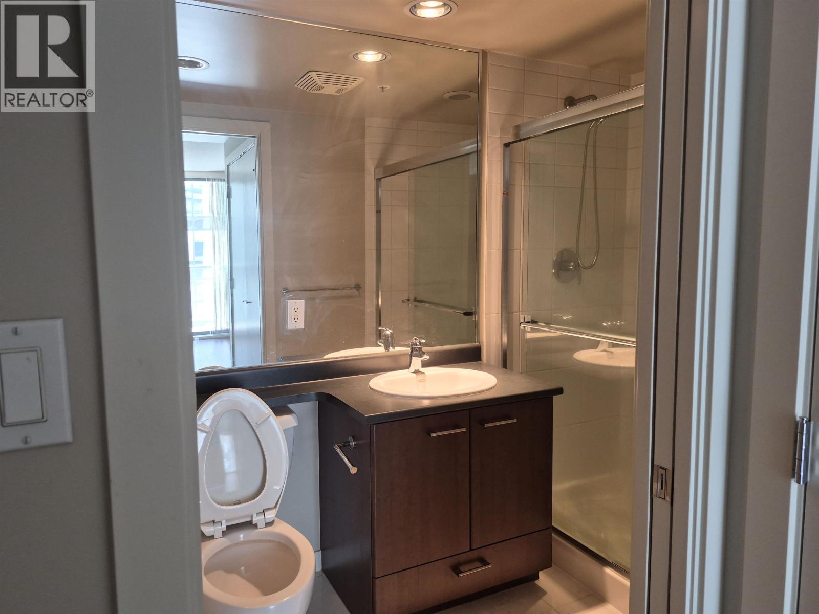1703 2979 Glen Drive, Coquitlam, British Columbia  V3B 0B2 - Photo 7 - R3120074