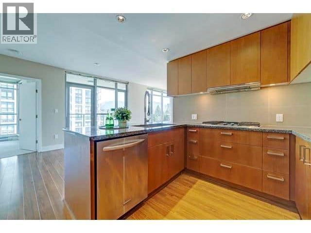 1603 3008 Glen Drive, Coquitlam, British Columbia  V3B 0J5 - Photo 2 - R3120111