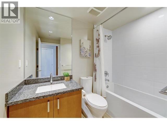 1603 3008 Glen Drive, Coquitlam, British Columbia  V3B 0J5 - Photo 21 - R3120111