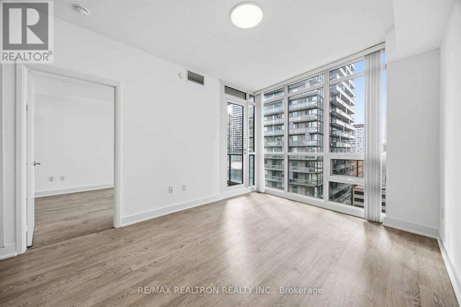 1501 - 30 Roehampton Avenue, Toronto, Ontario  M4P 0B9 - Photo 10 - C13089274