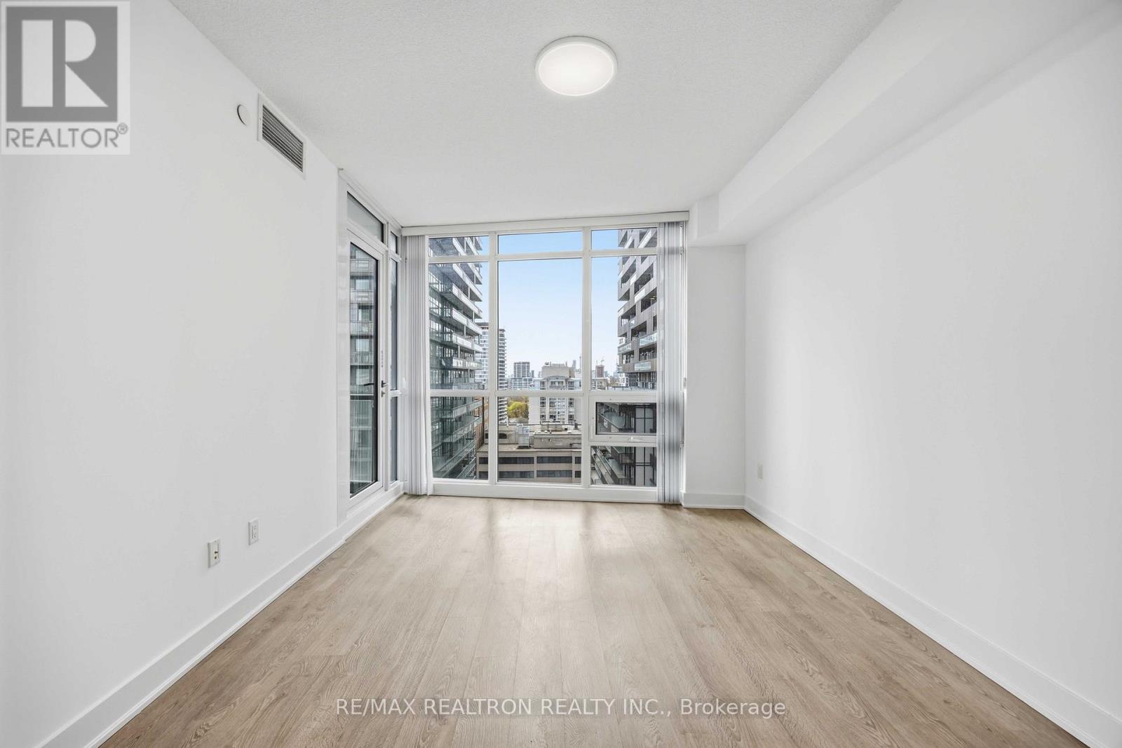 1501 - 30 Roehampton Avenue, Toronto, Ontario  M4P 0B9 - Photo 11 - C13089274