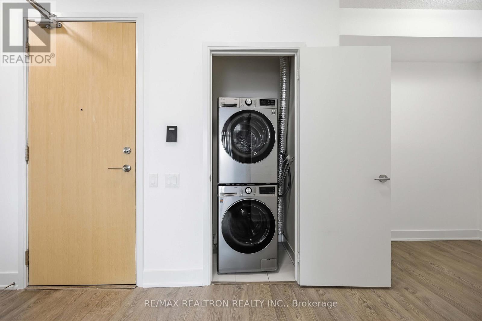 1501 - 30 Roehampton Avenue, Toronto, Ontario  M4P 0B9 - Photo 19 - C13089274