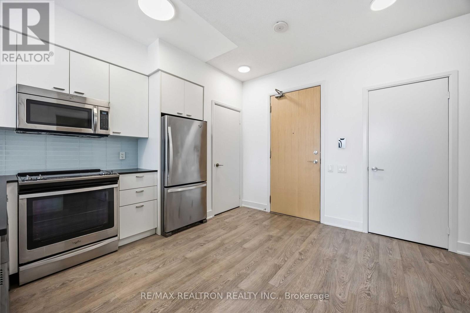 1501 - 30 Roehampton Avenue, Toronto, Ontario  M4P 0B9 - Photo 2 - C13089274
