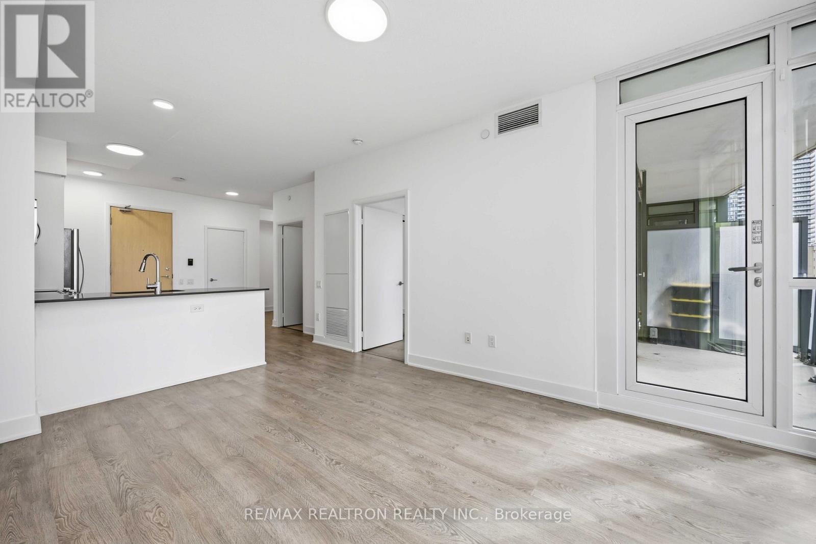 1501 - 30 Roehampton Avenue, Toronto, Ontario  M4P 0B9 - Photo 7 - C13089274
