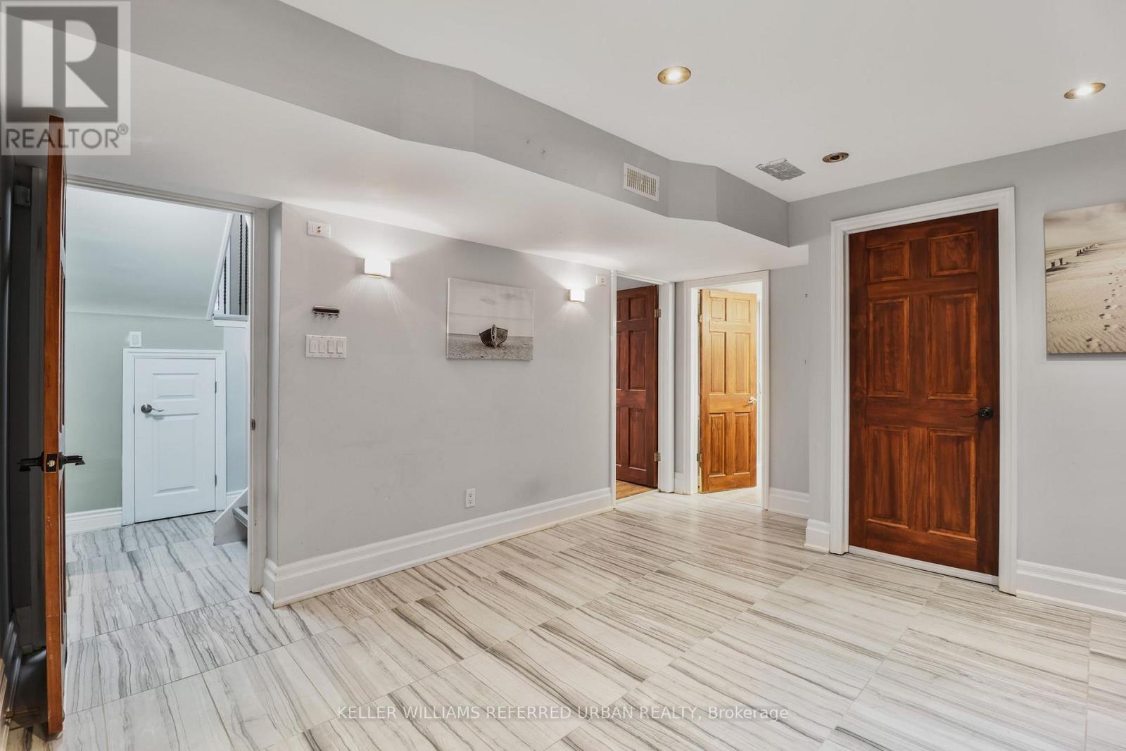 Lower - 25 Carscadden Drive, Toronto, Ontario  M2R 2A6 - Photo 5 - C13089284
