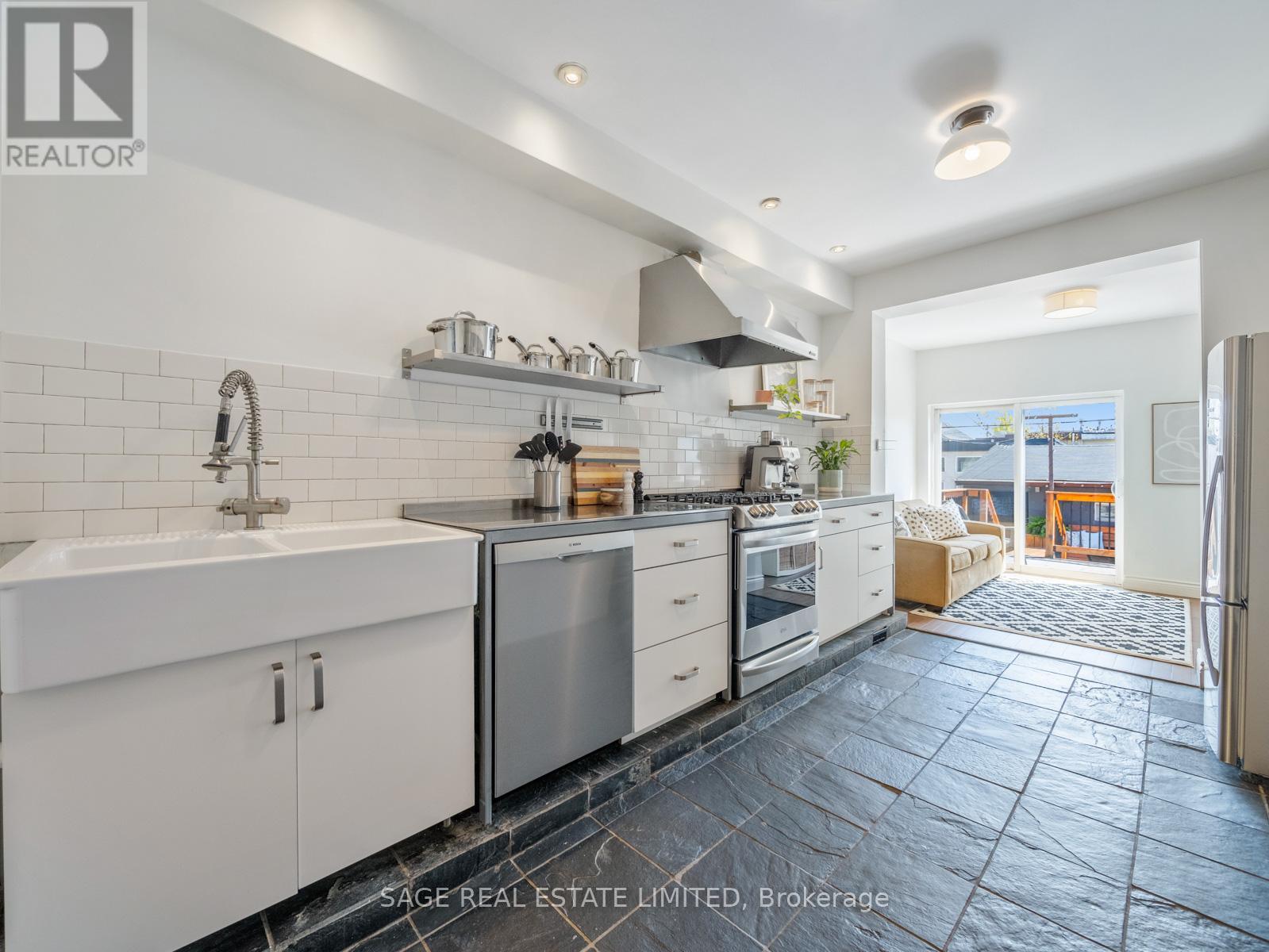 45 Shirley Street, Toronto, Ontario  M6K 1S8 - Photo 10 - C13089334