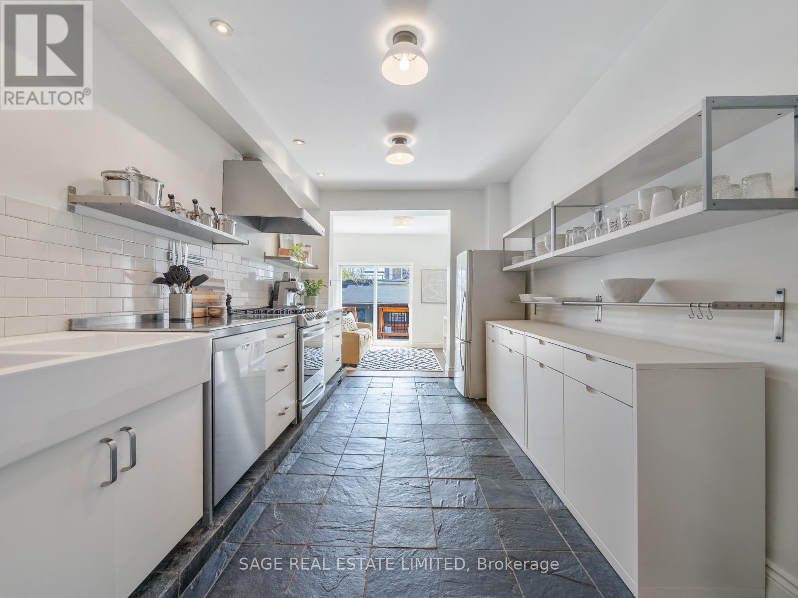 45 Shirley Street, Toronto, Ontario  M6K 1S8 - Photo 9 - C13089334