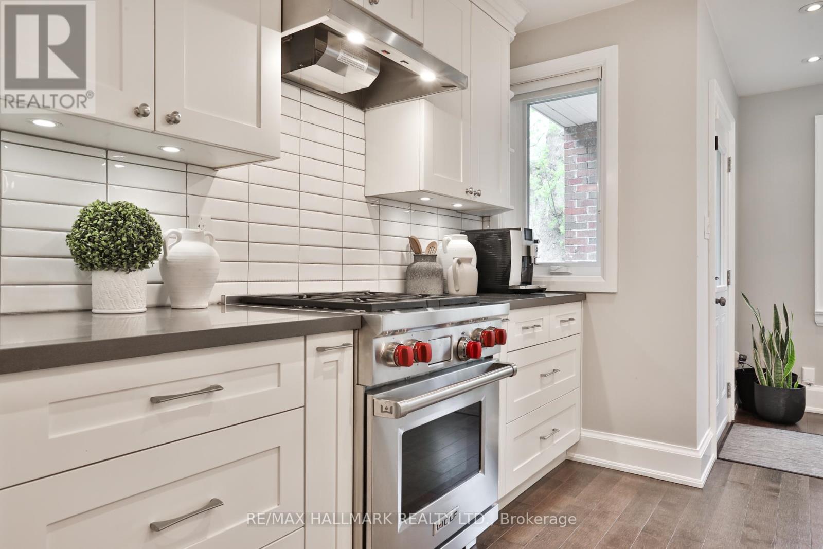 151 Chiltern Hill Road, Toronto, Ontario  M6C 3C3 - Photo 16 - C13089454
