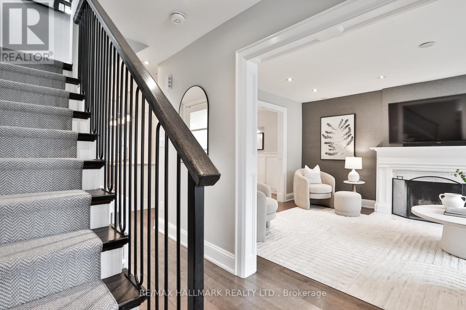 151 Chiltern Hill Road, Toronto, Ontario  M6C 3C3 - Photo 17 - C13089454