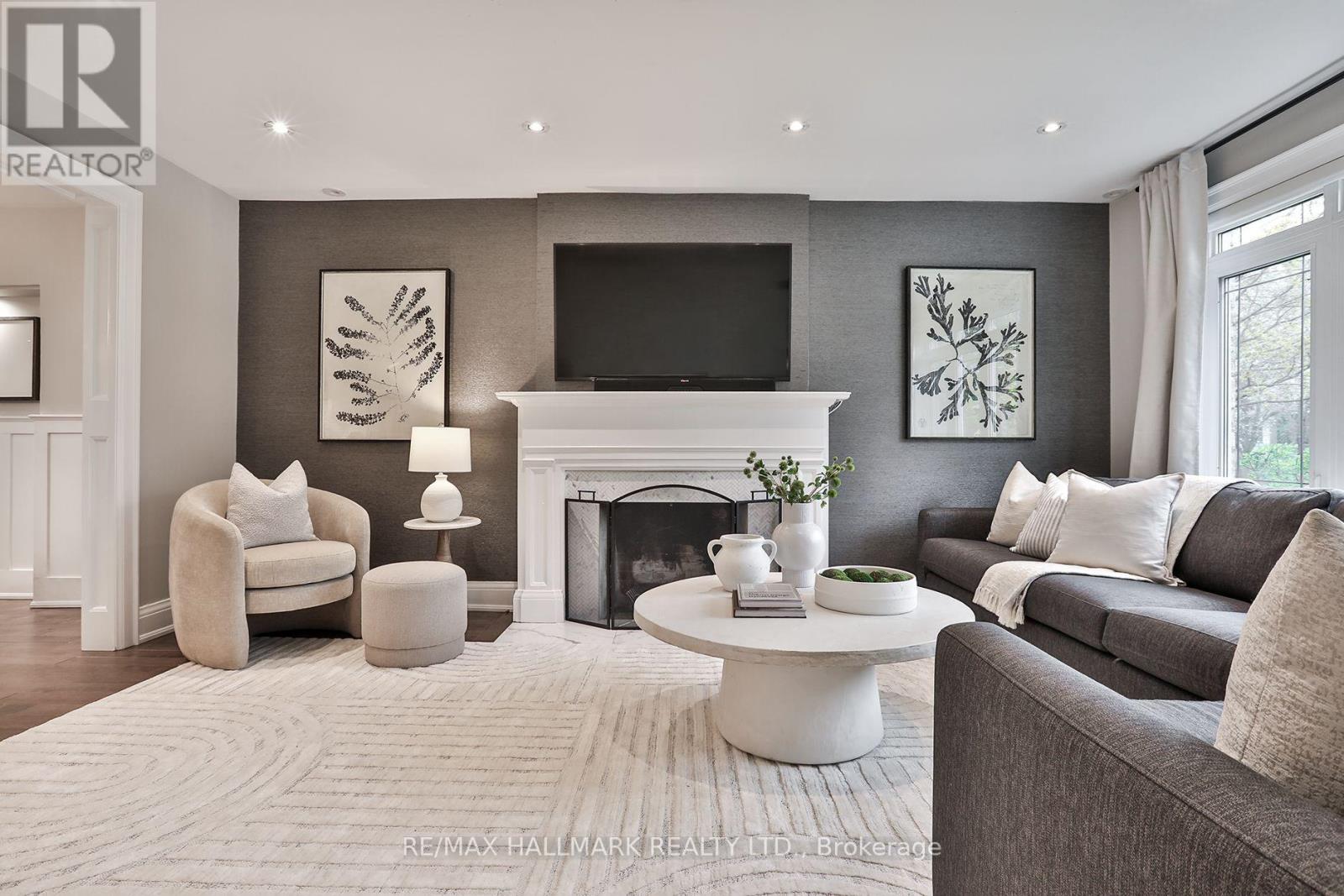 151 Chiltern Hill Road, Toronto, Ontario  M6C 3C3 - Photo 2 - C13089454