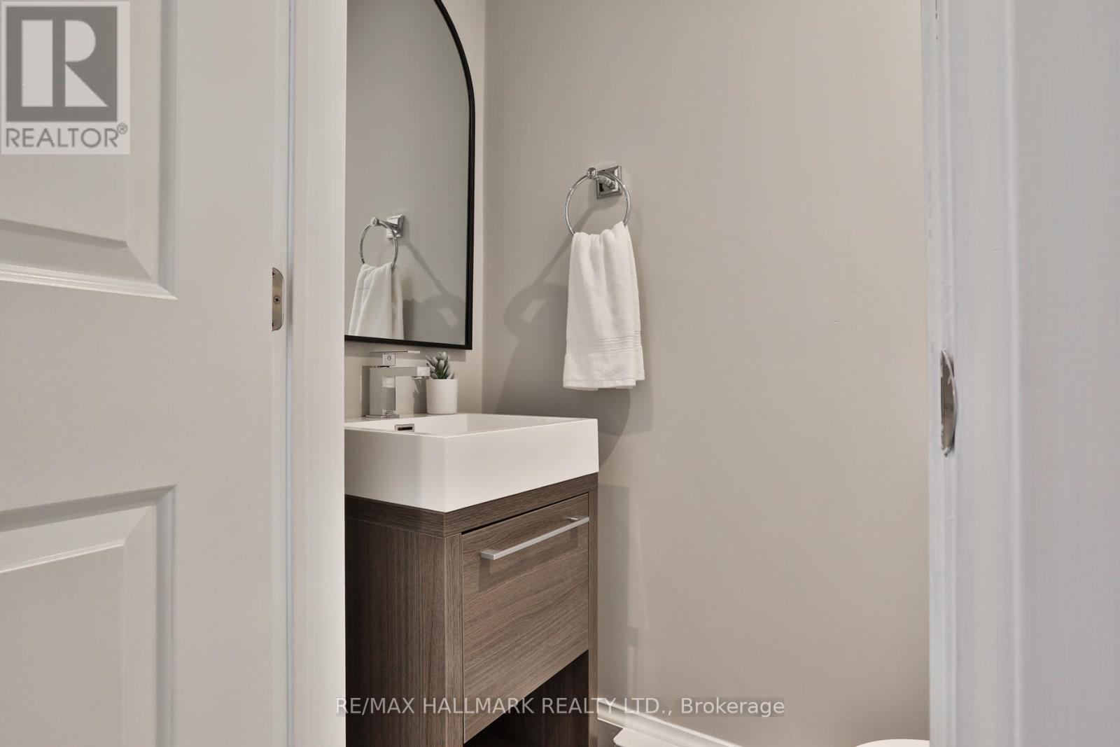 151 Chiltern Hill Road, Toronto, Ontario  M6C 3C3 - Photo 21 - C13089454