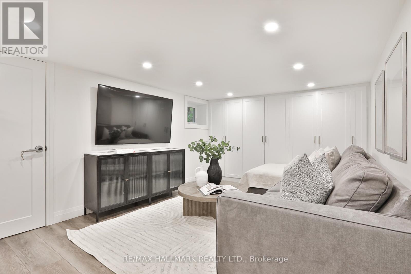 151 Chiltern Hill Road, Toronto, Ontario  M6C 3C3 - Photo 36 - C13089454