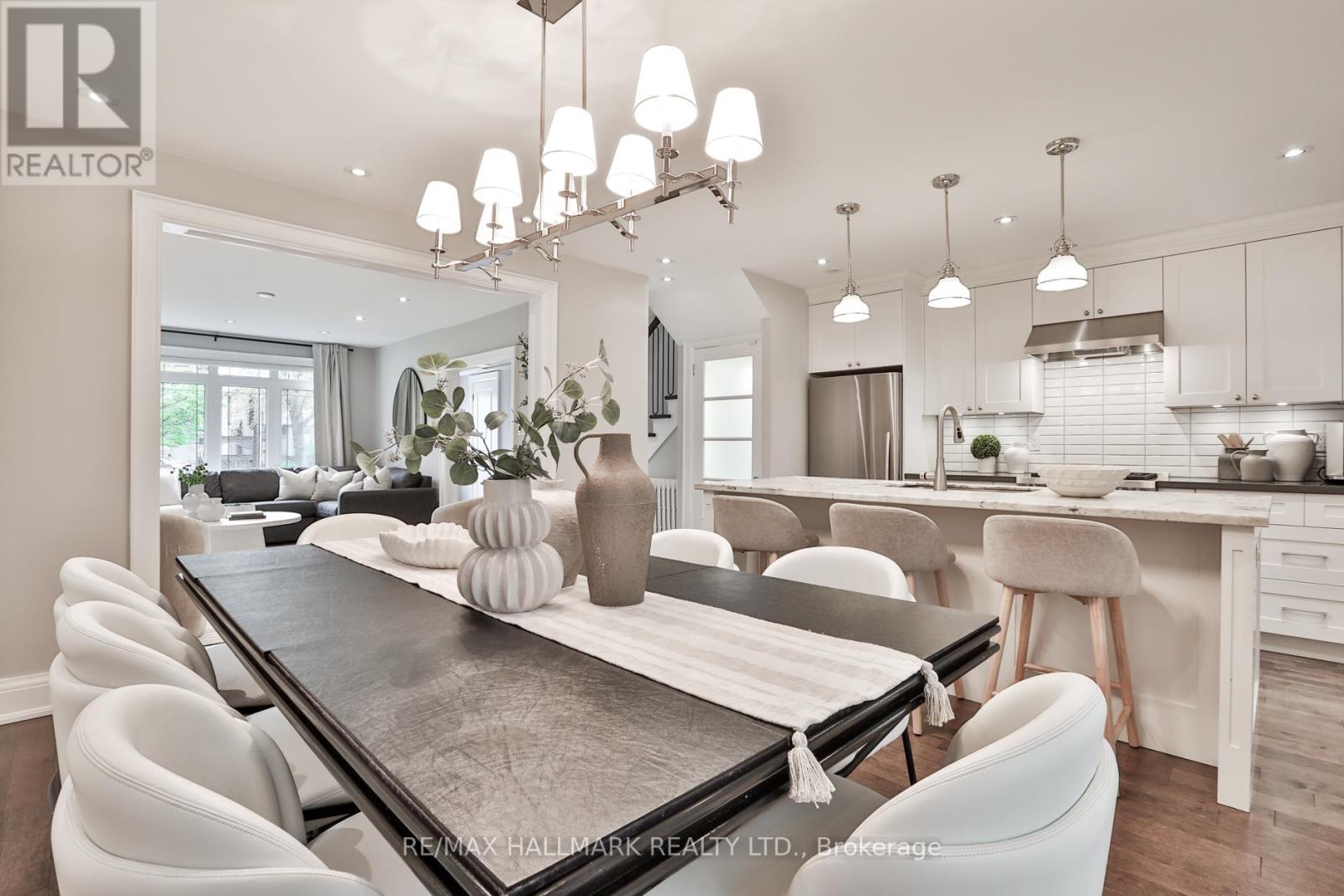 151 Chiltern Hill Road, Toronto, Ontario  M6C 3C3 - Photo 9 - C13089454