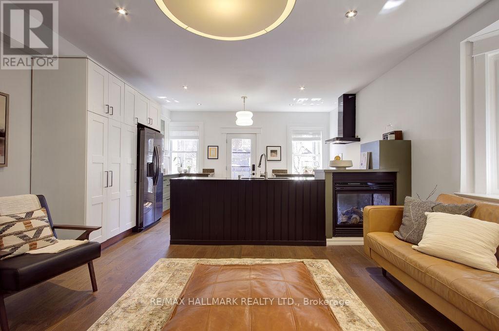 39 Dixon Avenue, Toronto, Ontario  M4L 1N4 - Photo 15 - E13089460