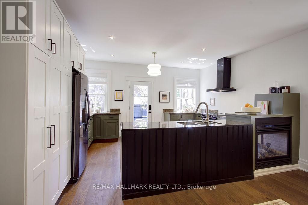 39 Dixon Avenue, Toronto, Ontario  M4L 1N4 - Photo 16 - E13089460