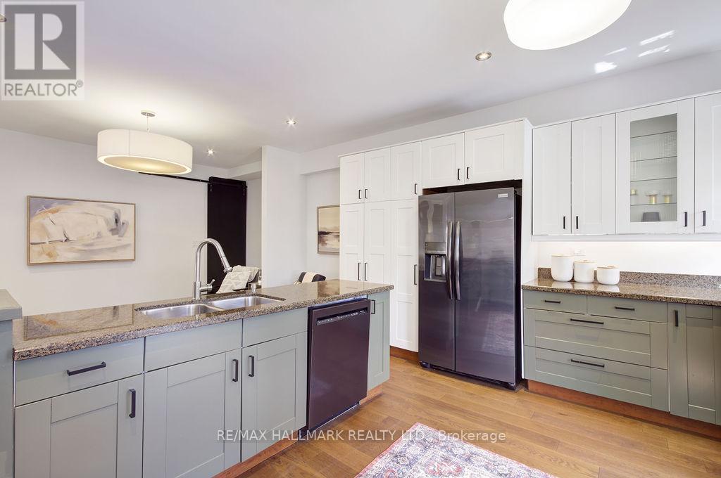 39 Dixon Avenue, Toronto, Ontario  M4L 1N4 - Photo 17 - E13089460