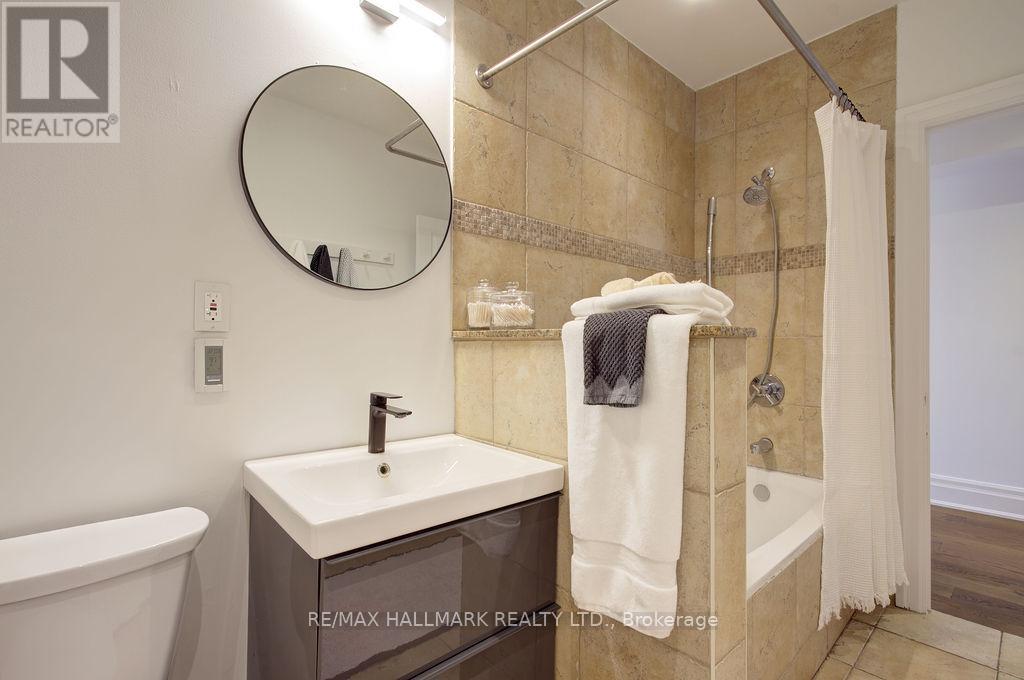 39 Dixon Avenue, Toronto, Ontario  M4L 1N4 - Photo 27 - E13089460