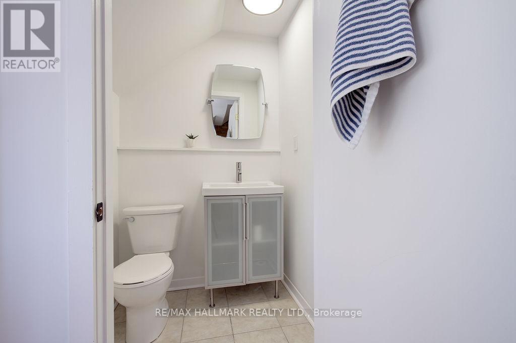 39 Dixon Avenue, Toronto, Ontario  M4L 1N4 - Photo 35 - E13089460
