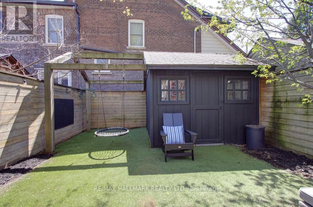 39 Dixon Avenue, Toronto, Ontario  M4L 1N4 - Photo 45 - E13089460