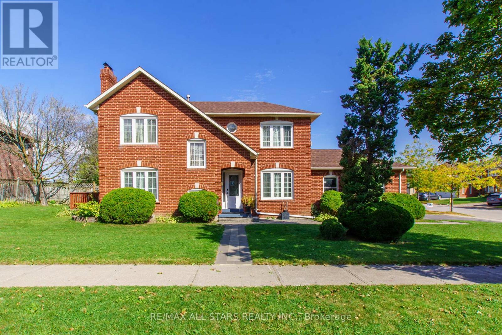 83 John Stiver Crescent, Markham, Ontario  L3R 9B3 - Photo 2 - N13089260