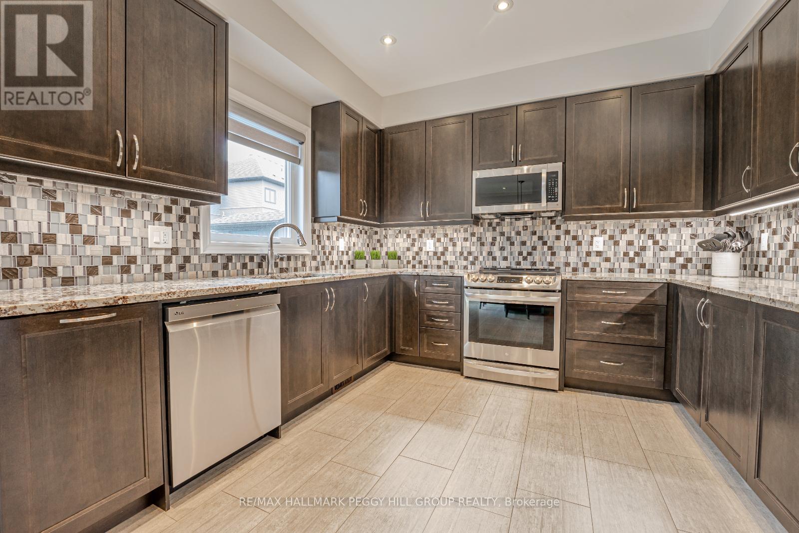 41 Landscape Drive, Oro-Medonte (Horseshoe Valley), Ontario  L0L 2L0 - Photo 3 - S13089320