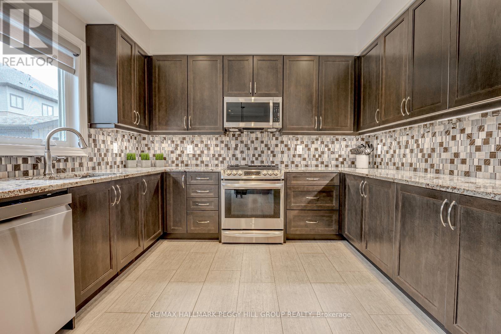 41 Landscape Drive, Oro-Medonte (Horseshoe Valley), Ontario  L0L 2L0 - Photo 4 - S13089320