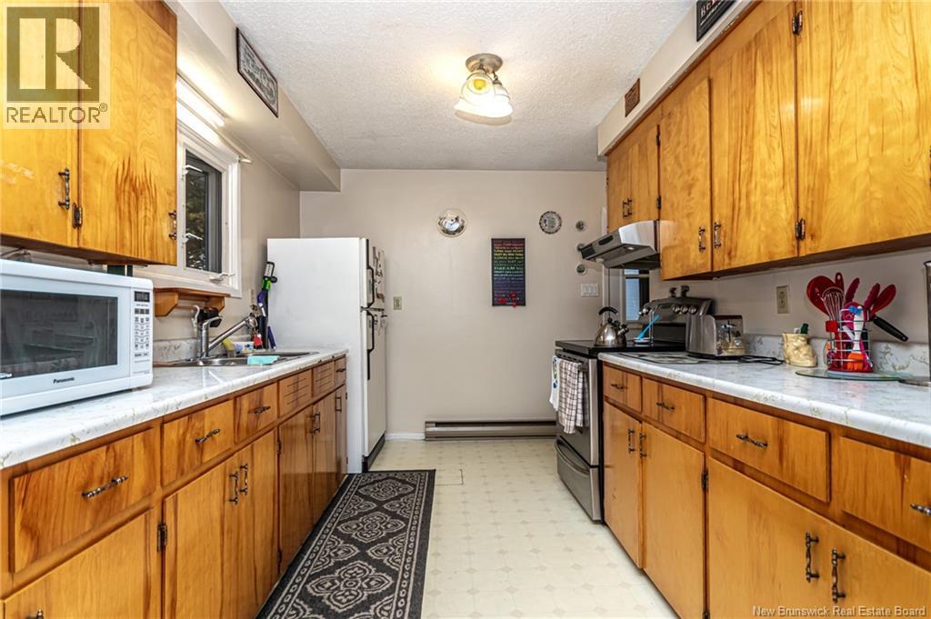 278 Barton Crescent, Fredericton, New Brunswick  E3A 5A6 - Photo 9 - NB138432
