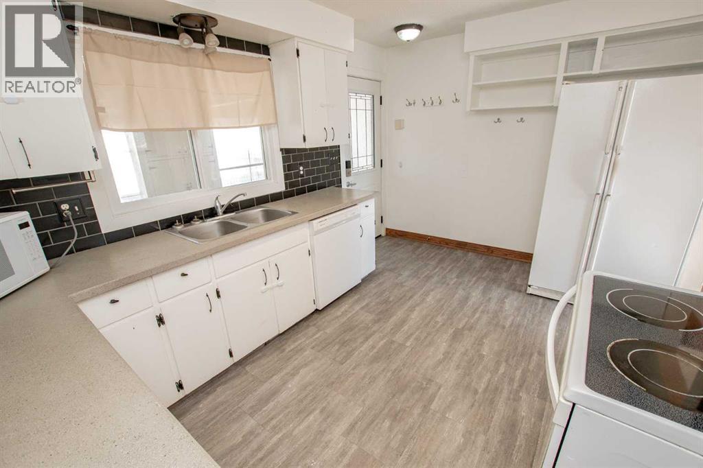 9919 88 Avenue, Grande Prairie, Alberta  T8V 0C3 - Photo 6 - A2307857