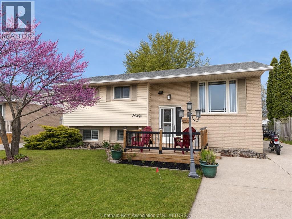 40 Thornhill Crescent, Chatham, Ontario  N7L 4M3 - Photo 3 - 26010209