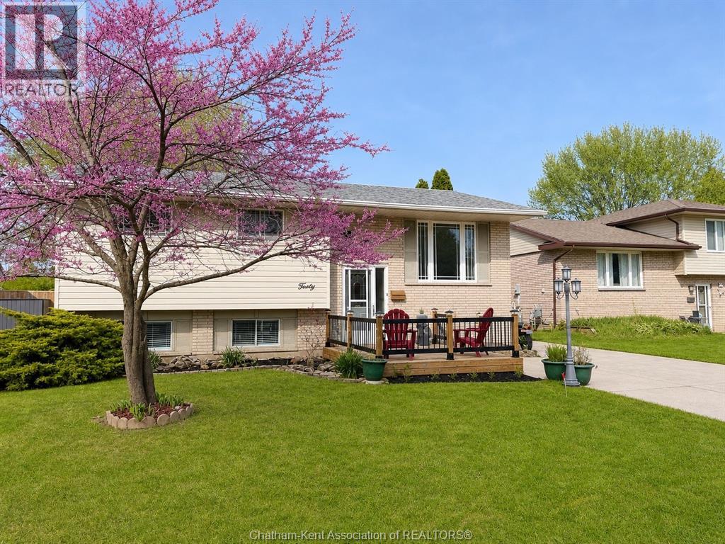 40 Thornhill Crescent, Chatham, Ontario  N7L 4M3 - Photo 4 - 26010209