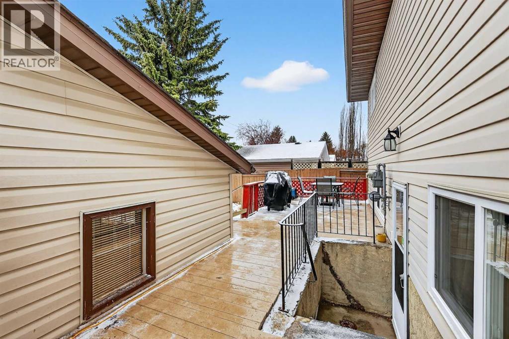 584 Woodhill Place SW, Calgary, Alberta  T2W 3L5 - Photo 43 - A2298867