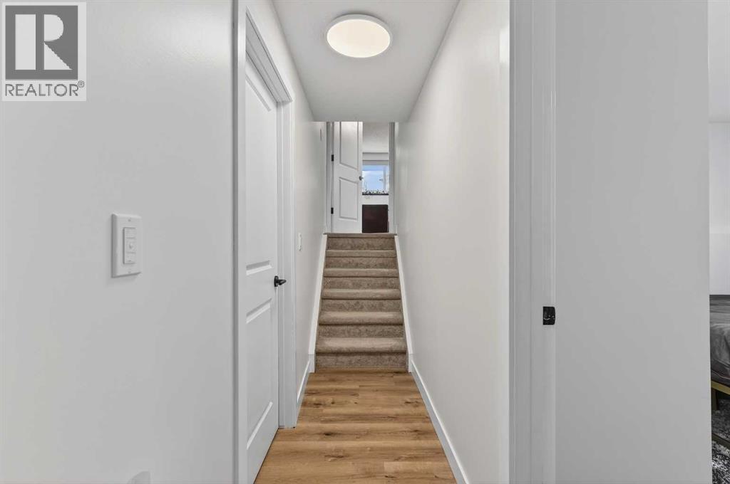 584 Woodhill Place SW, Calgary, Alberta  T2W 3L5 - Photo 32 - A2298867