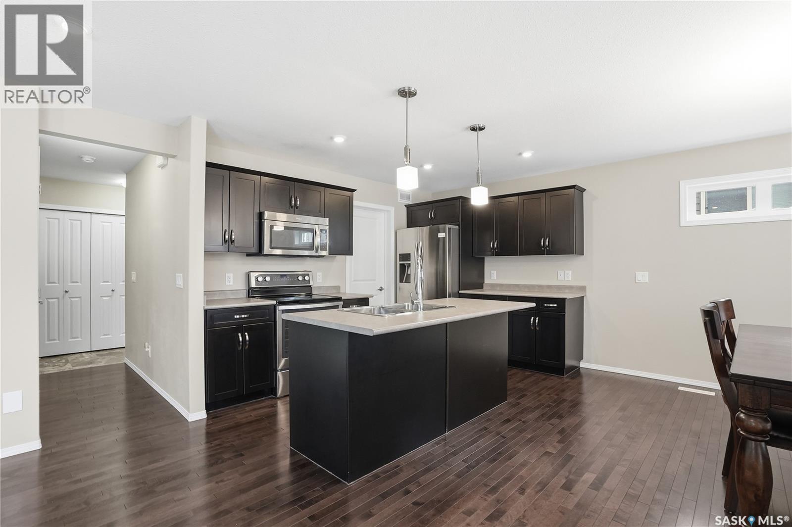 366 Kolynchuk Manor, Saskatoon, Saskatchewan  S7T 0W4 - Photo 4 - SK035046