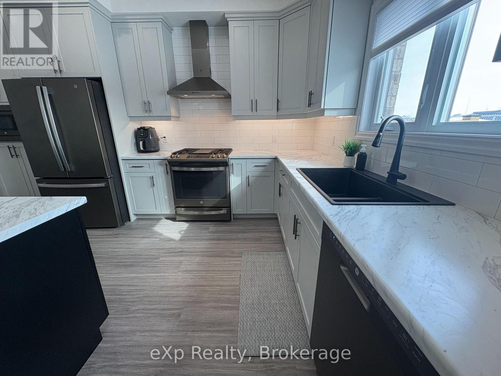 654 Wray Avenue S, North Perth, Ontario  N4W 3K9 - Photo 8 - X12820018