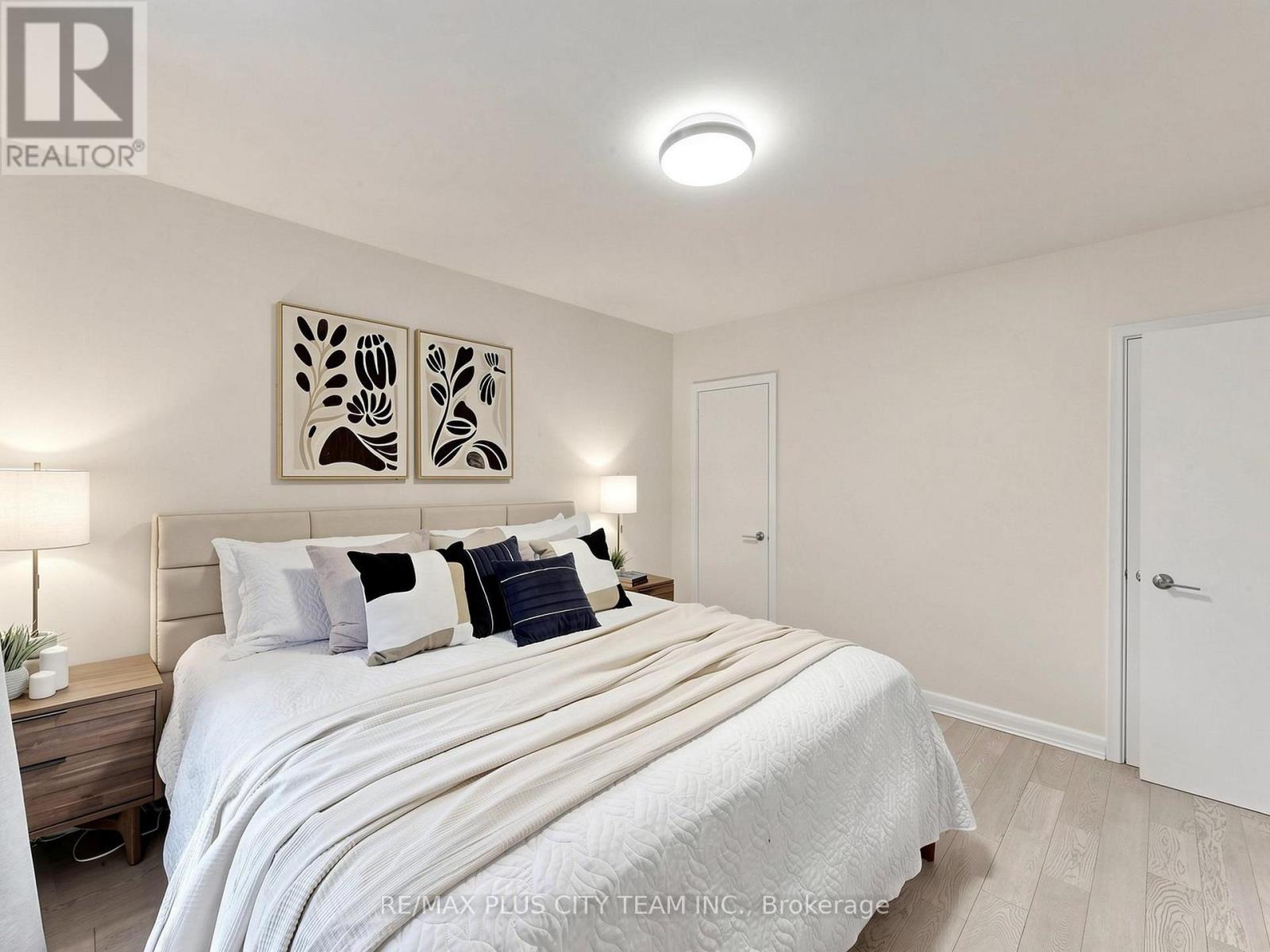 260 Renforth Drive, Toronto, Ontario  M9C 2K9 - Photo 15 - W13089306
