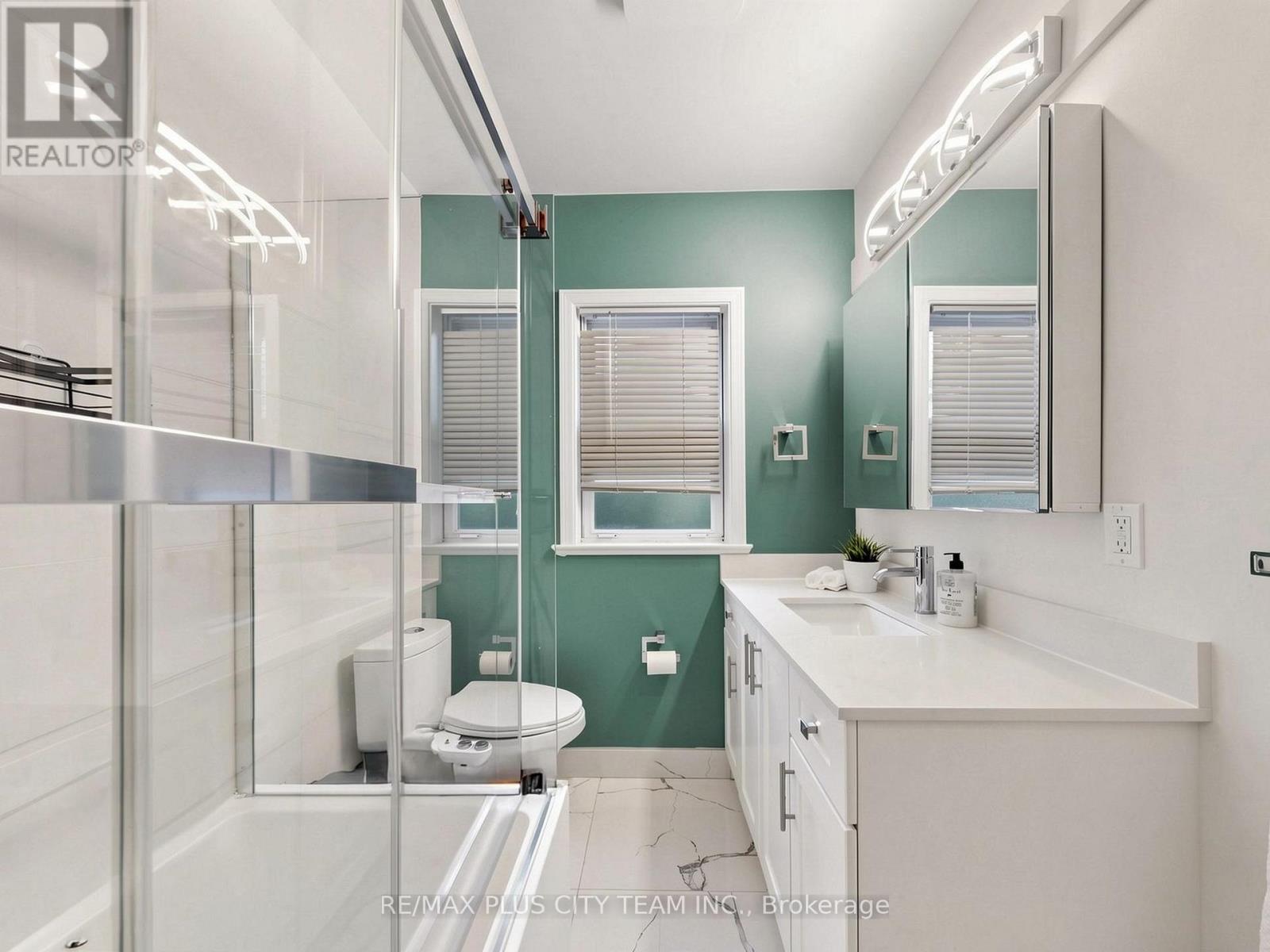 260 Renforth Drive, Toronto, Ontario  M9C 2K9 - Photo 21 - W13089306