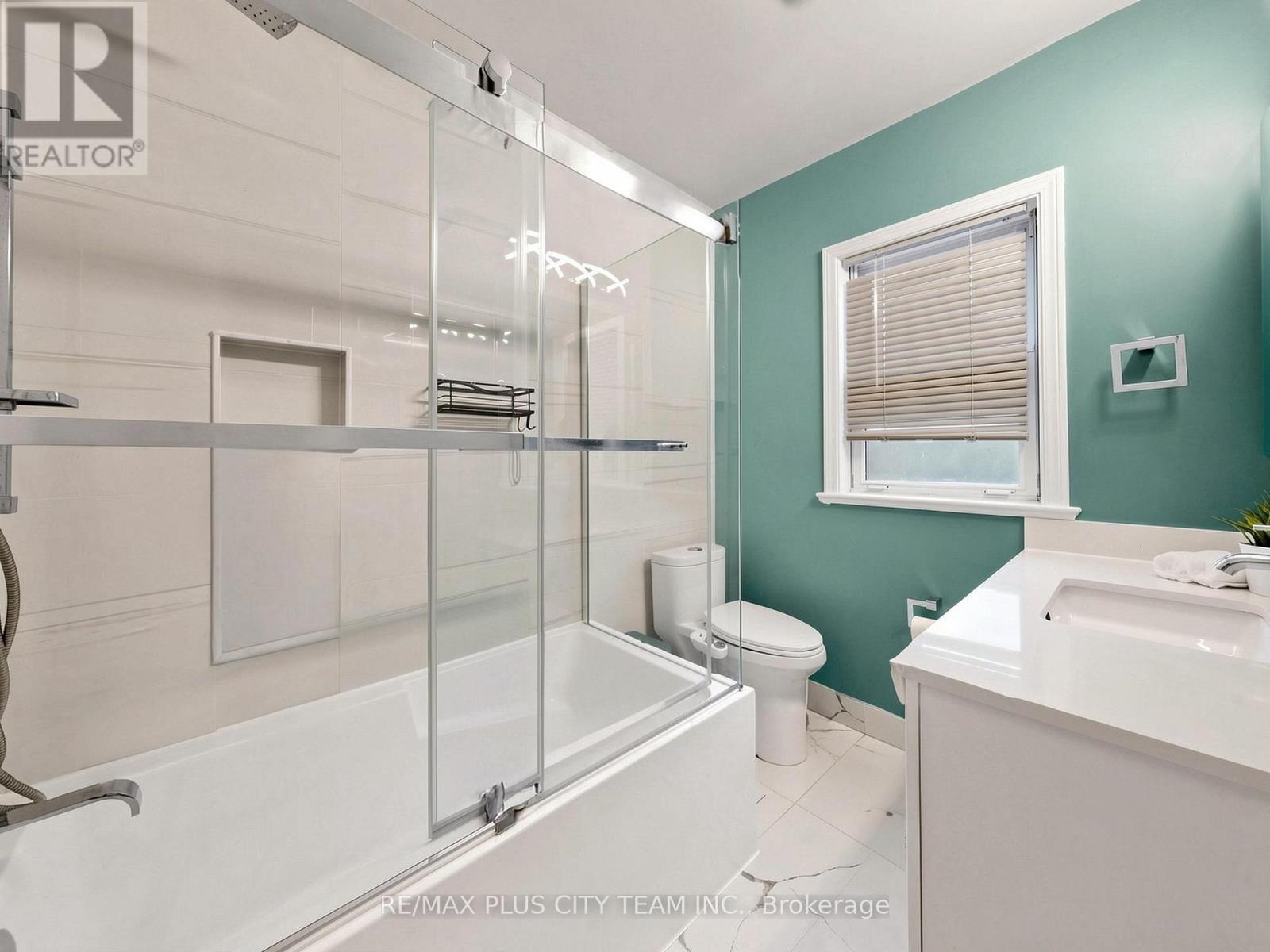 260 Renforth Drive, Toronto, Ontario  M9C 2K9 - Photo 22 - W13089306