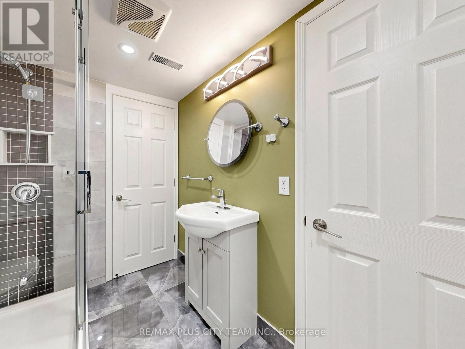 260 Renforth Drive, Toronto, Ontario  M9C 2K9 - Photo 35 - W13089306