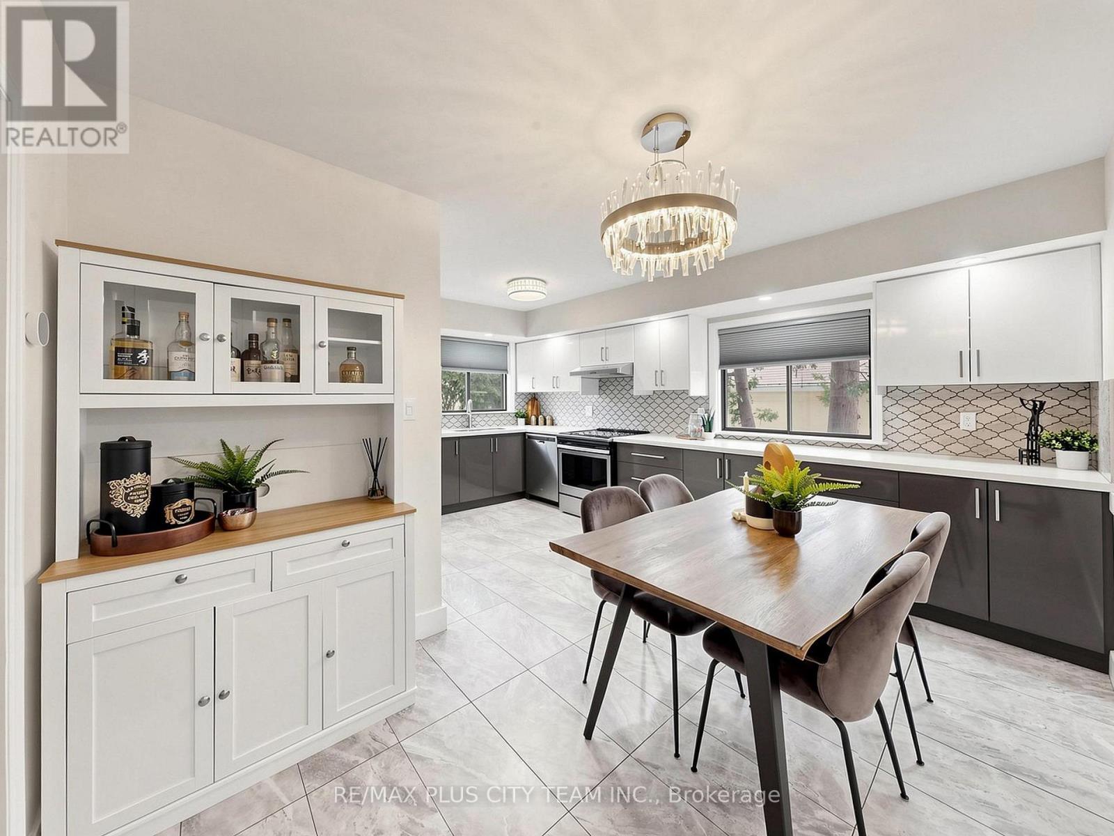 260 Renforth Drive, Toronto, Ontario  M9C 2K9 - Photo 8 - W13089306