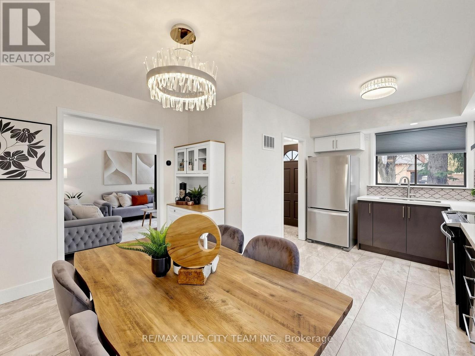 260 Renforth Drive, Toronto, Ontario  M9C 2K9 - Photo 9 - W13089306
